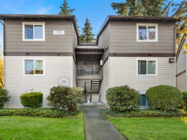 12645 NE 130th Wy #H-302 Kirkland, WA, listed by Realtor Sandy Walsh of Exact Home Team