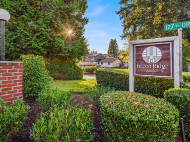 12645 NE 130th Wy #H-302 Kirkland, WA, listed by Realtor Sandy Walsh of Exact Home Team