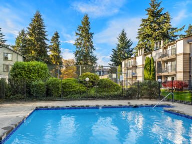 12645 NE 130th Wy #H-302 Kirkland, WA, listed by Realtor Sandy Walsh of Exact Home Team